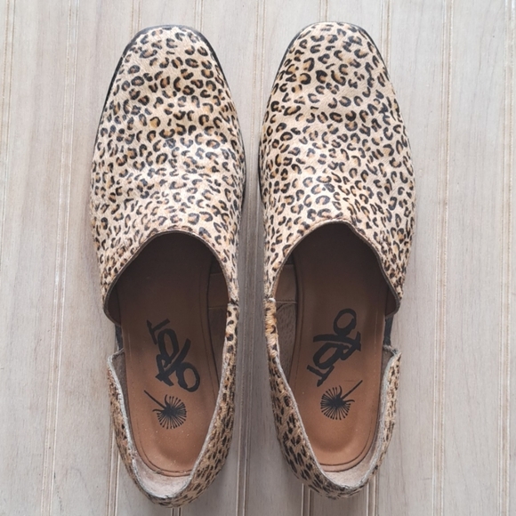 OTBT Coyote Animal Print Hair Hide Leather D’Orsay Slip On Boho Loafers Booties - Picture 2 of 11